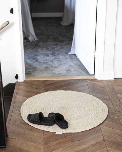 Smickra rund beige - kludetæppe
