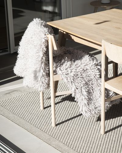 Wooly silver – imiteret fåreskindsplaid