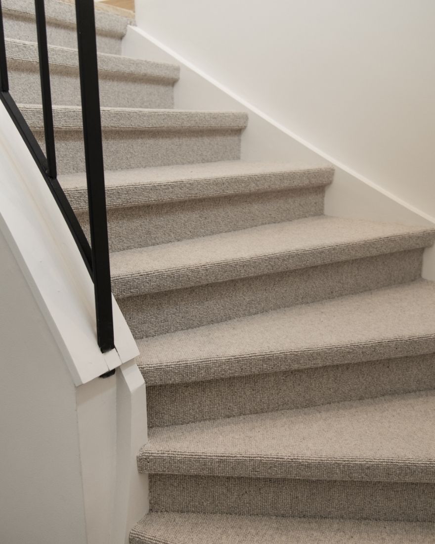 Sådan lægger du tæppe på trappen – trin for trin