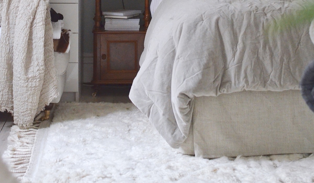 Tæppet Casablanca fra Classic Collection dæmper lyd i soveværelset Tæppet Casablanca fra Classic Collection dæmper lyd i soveværelset