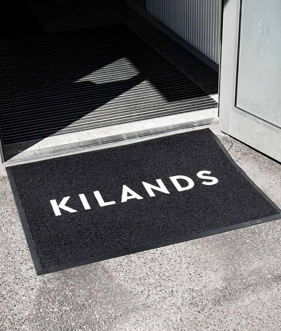 Sort entremåtte med logo