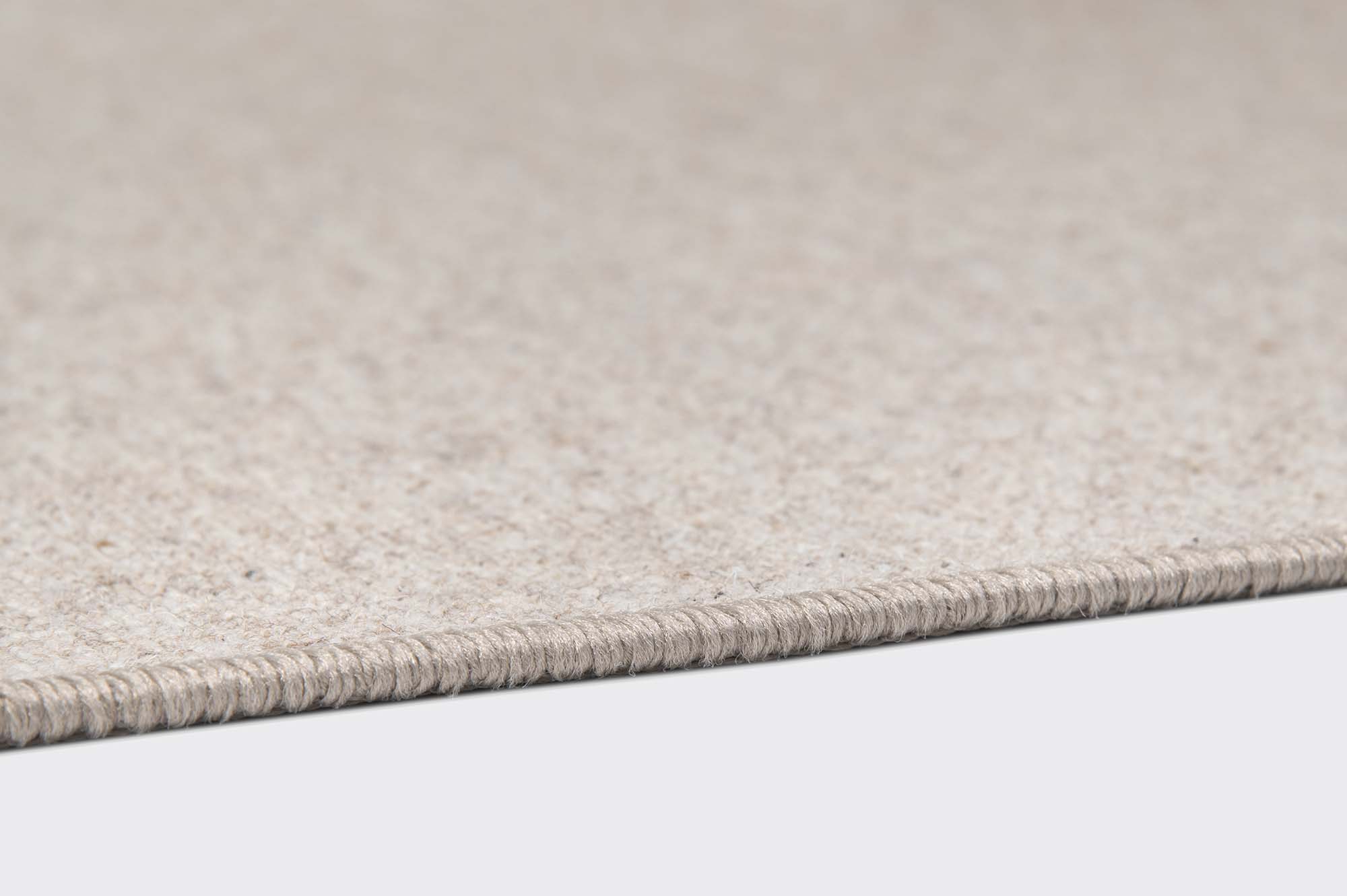 Tyndere tæppe (6mm) med kantning